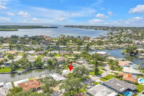 1820 Tanglewood Drive NE St Petersburg FL 33702