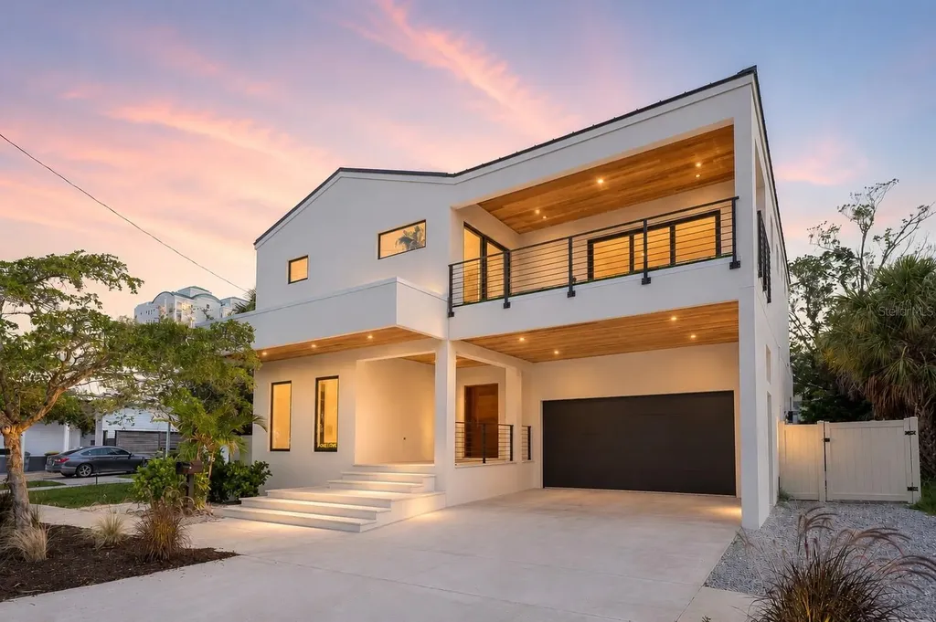 1681 Oak Street Sarasota FL 34236