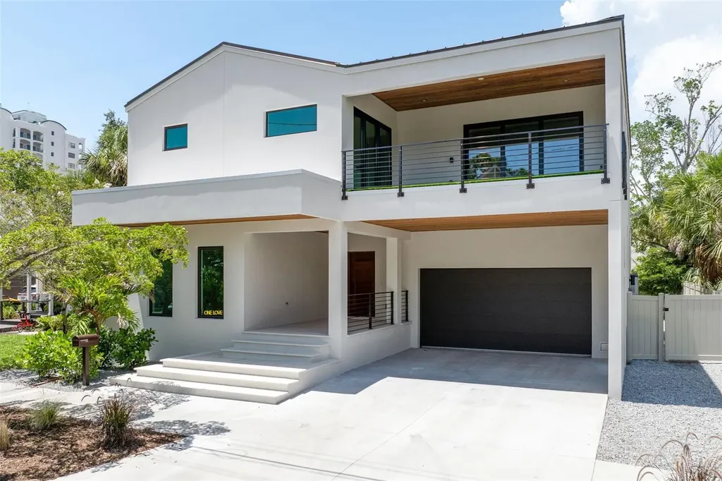 1681 Oak Street Sarasota FL 34236