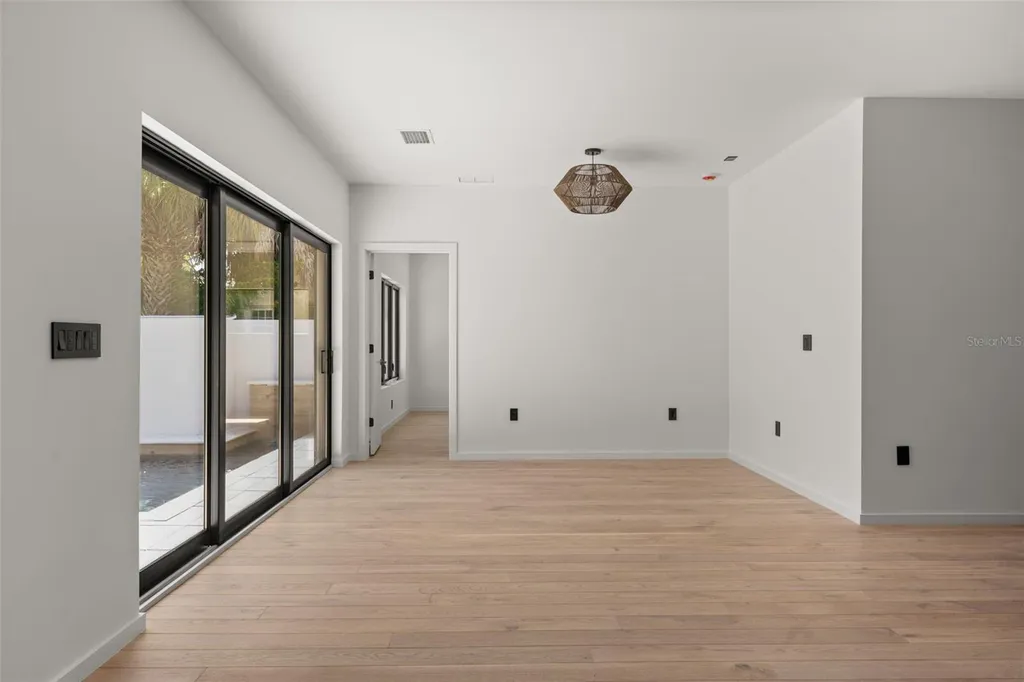 1681 Oak Street Sarasota FL 34236
