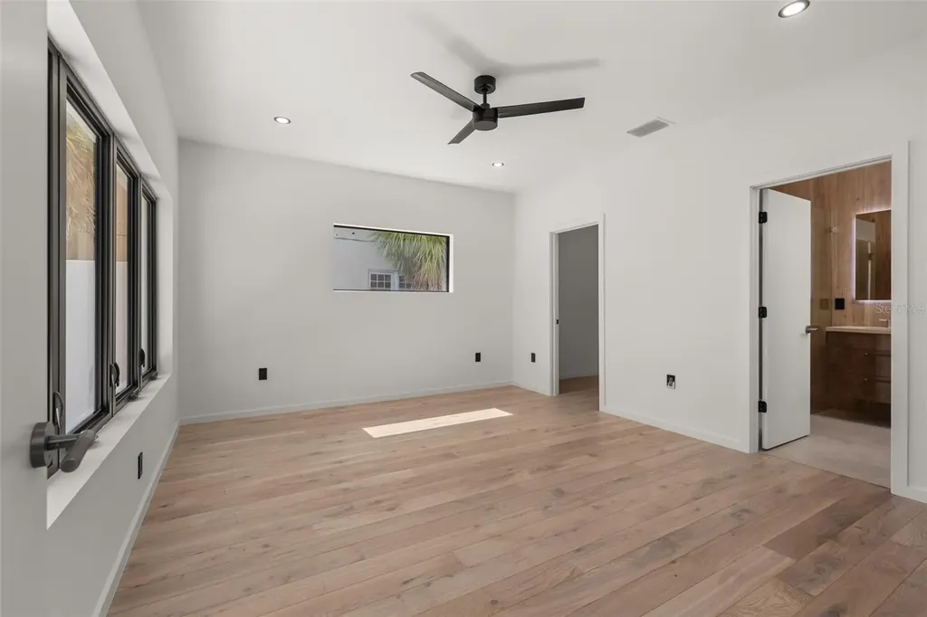 1681 Oak Street Sarasota FL 34236