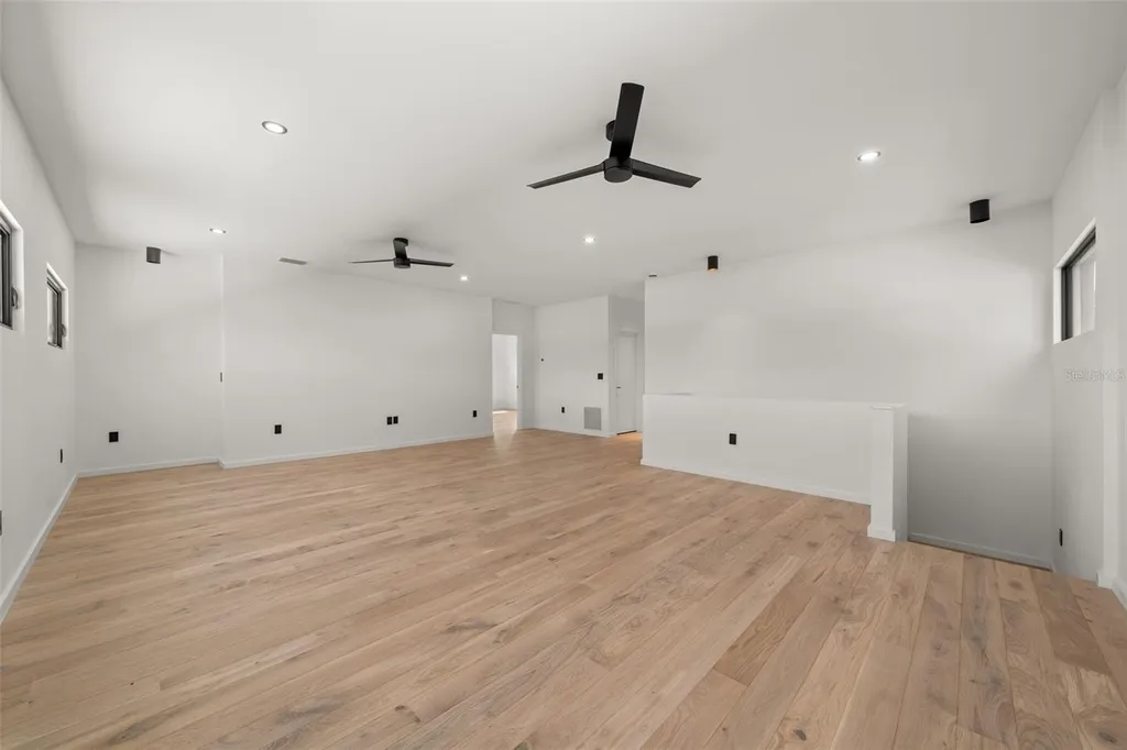 1681 Oak Street Sarasota FL 34236