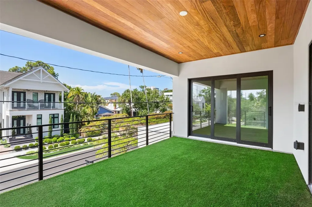 1681 Oak Street Sarasota FL 34236