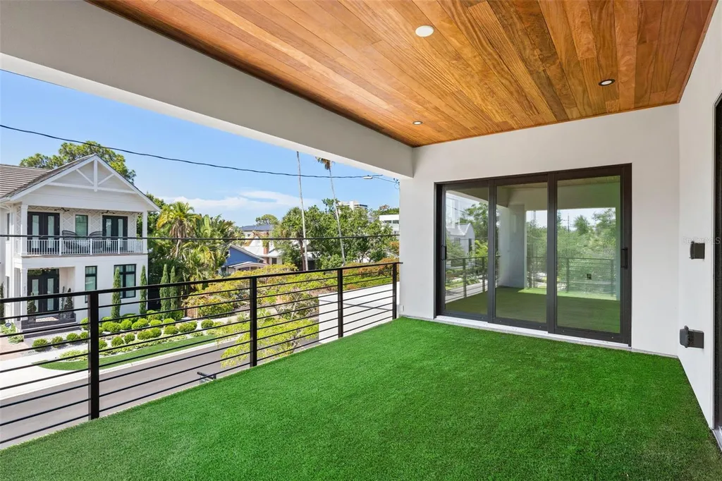 1681 Oak Street Sarasota FL 34236