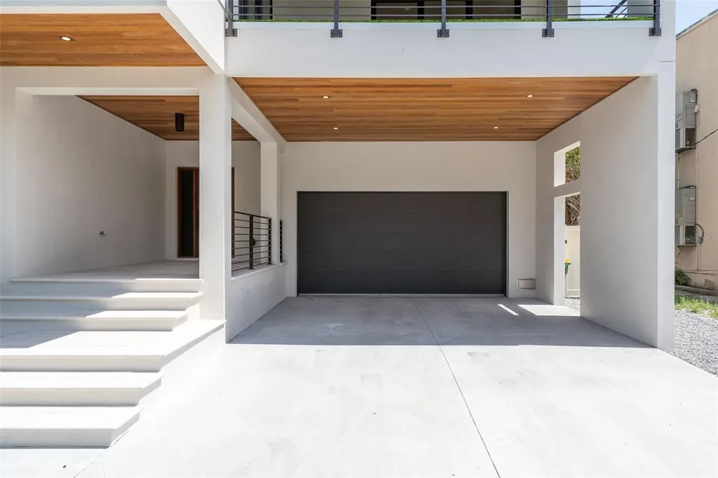 1681 Oak Street Sarasota FL 34236