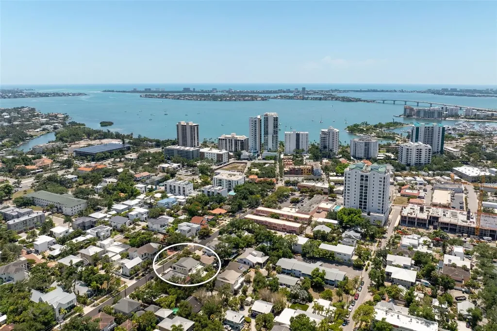 1681 Oak Street Sarasota FL 34236