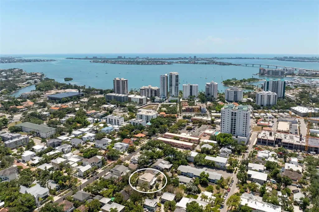 1681 Oak Street Sarasota FL 34236