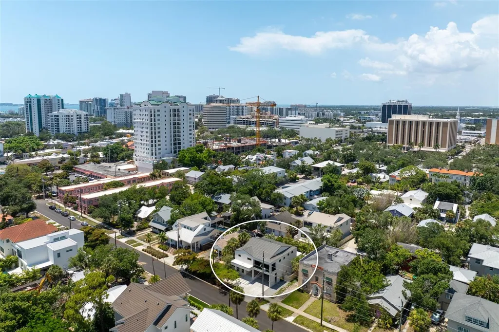 1681 Oak Street Sarasota FL 34236