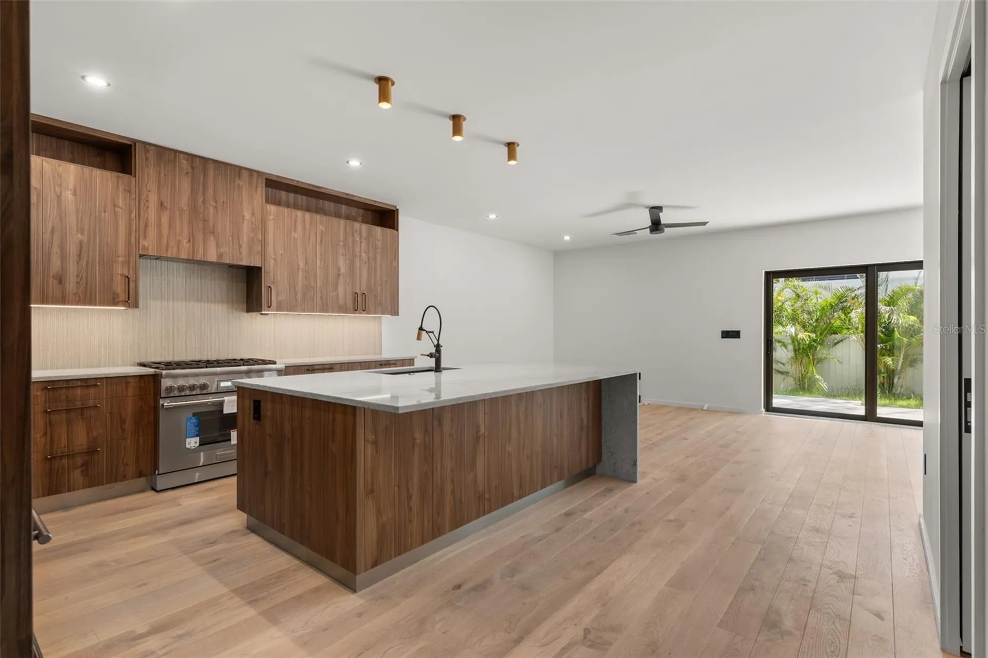 1681 Oak Street Sarasota FL 34236