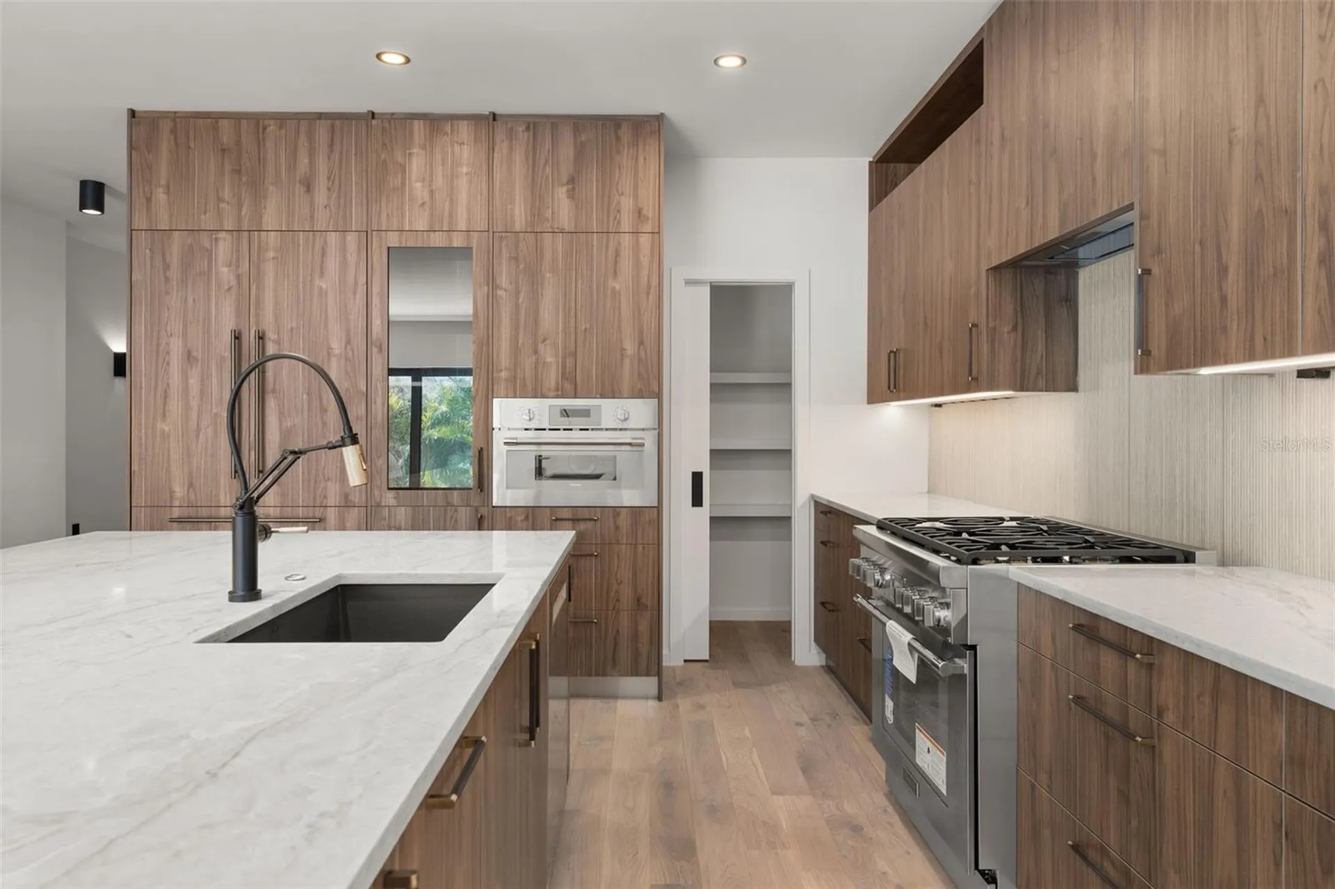 1681 Oak Street Sarasota FL 34236