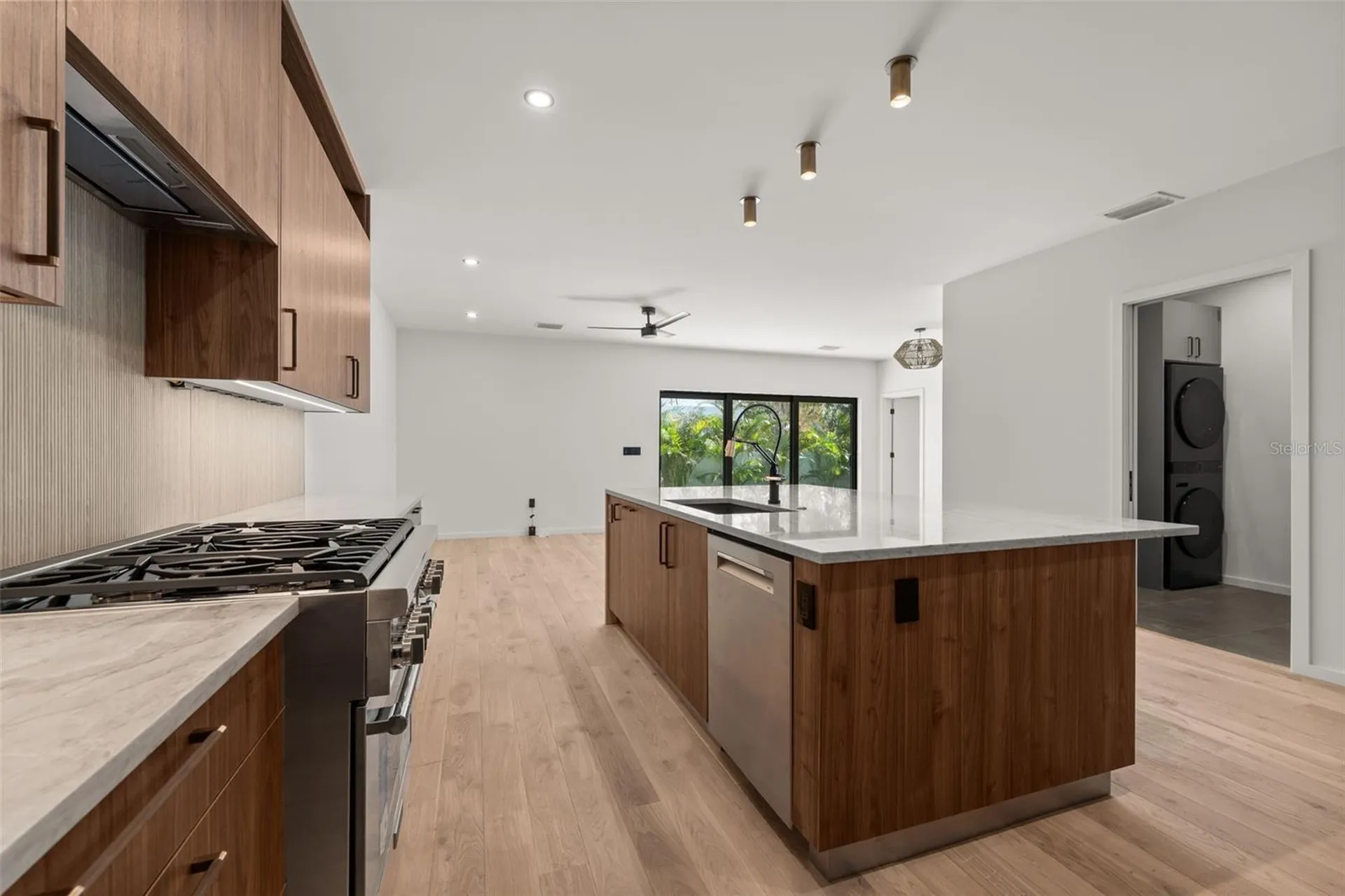 1681 Oak Street Sarasota FL 34236