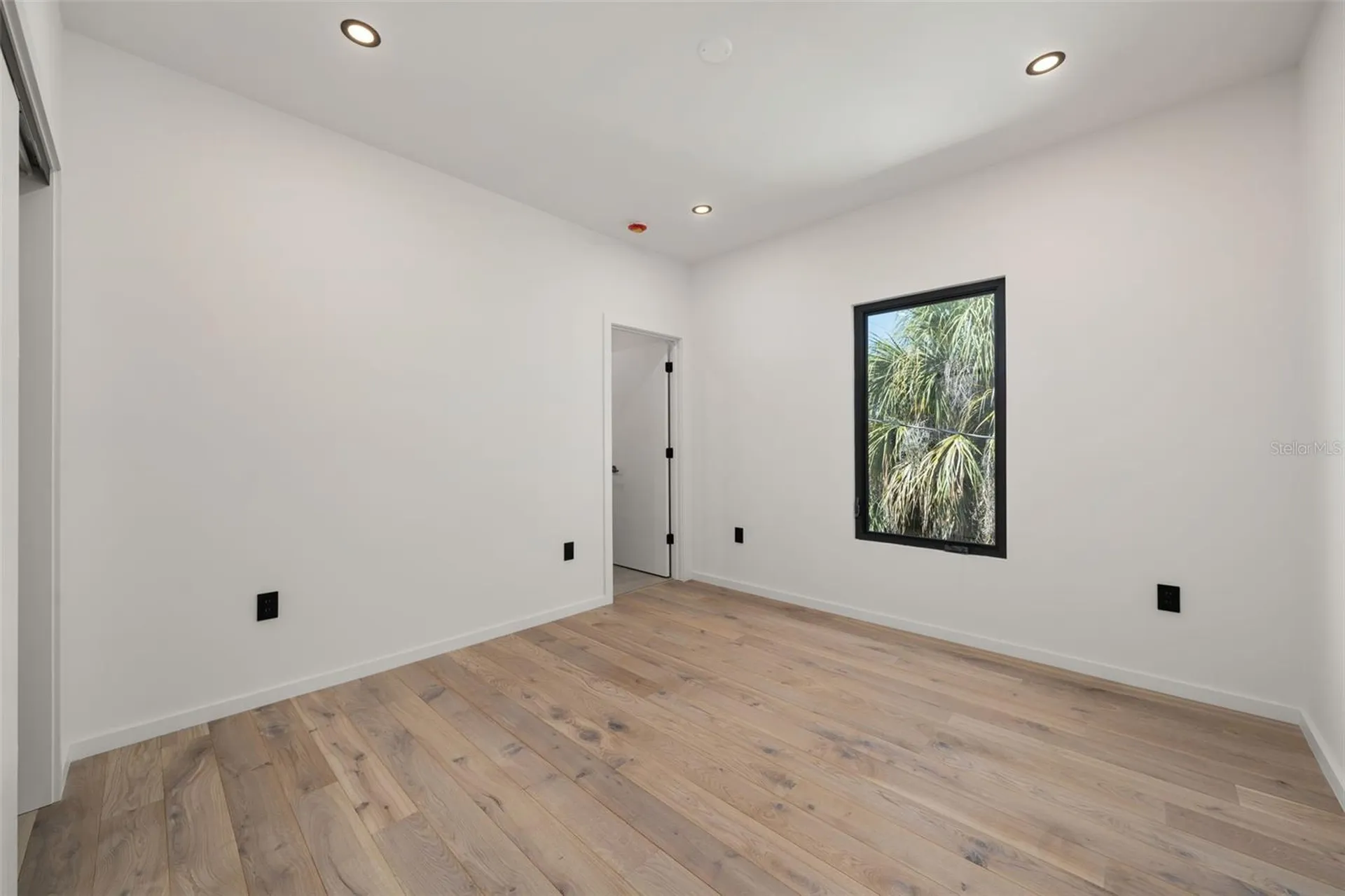 1681 Oak Street Sarasota FL 34236