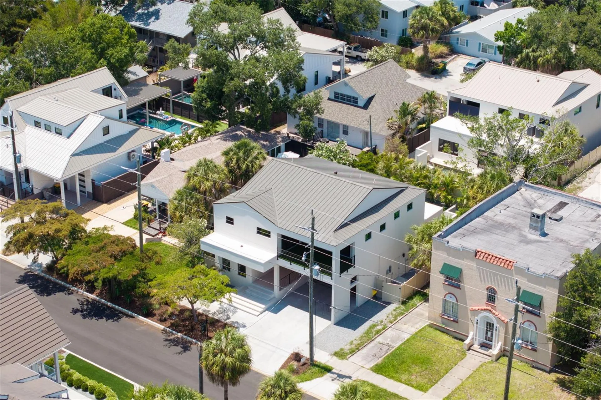 1681 Oak Street Sarasota FL 34236