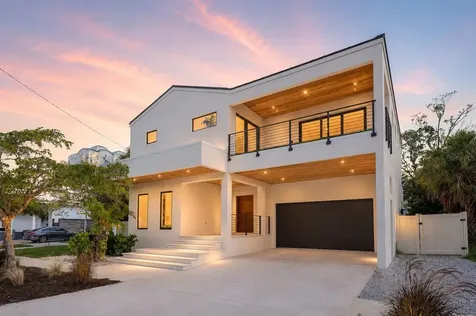 1681 Oak Street Sarasota FL 34236