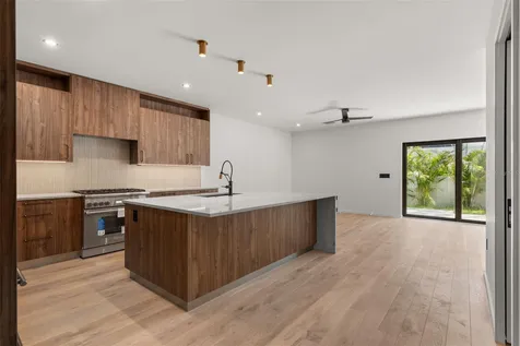 1681 Oak Street Sarasota FL 34236