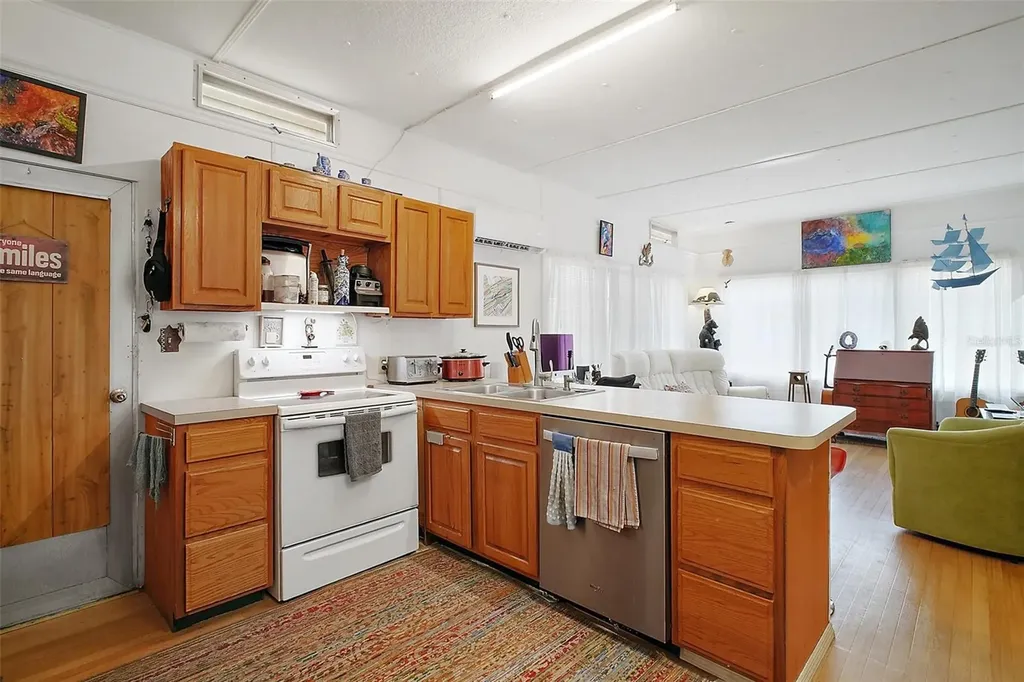 11723 Magnolia Avenue Tavares FL 32778