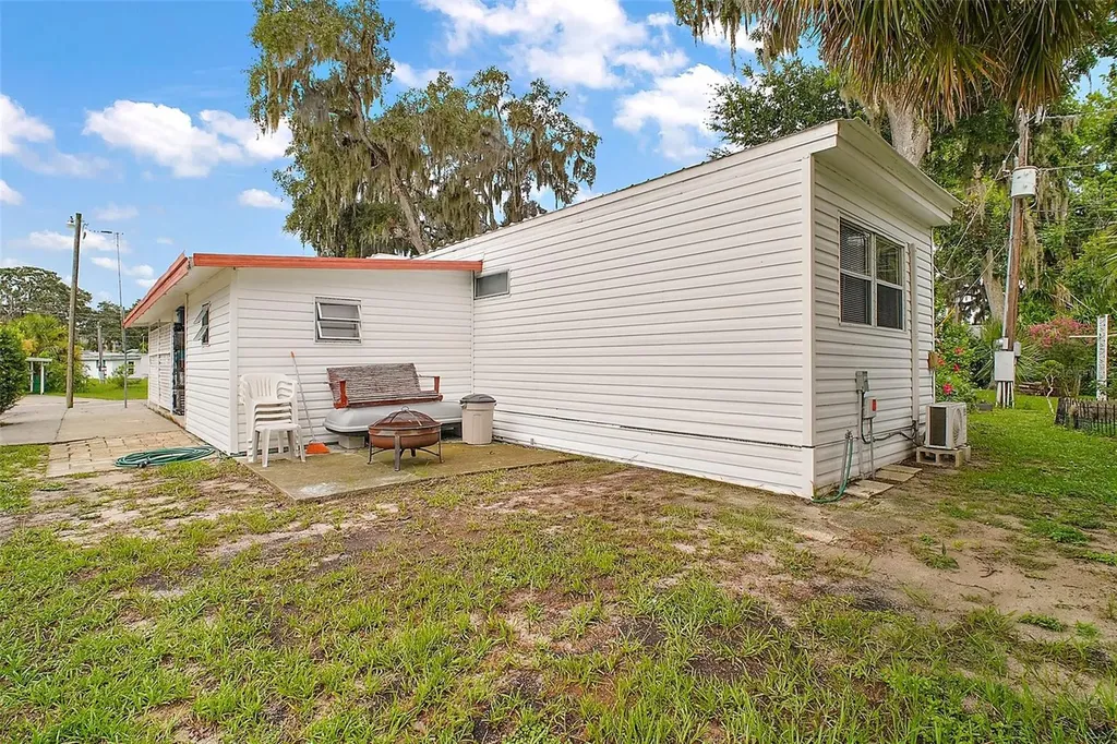 11723 Magnolia Avenue Tavares FL 32778