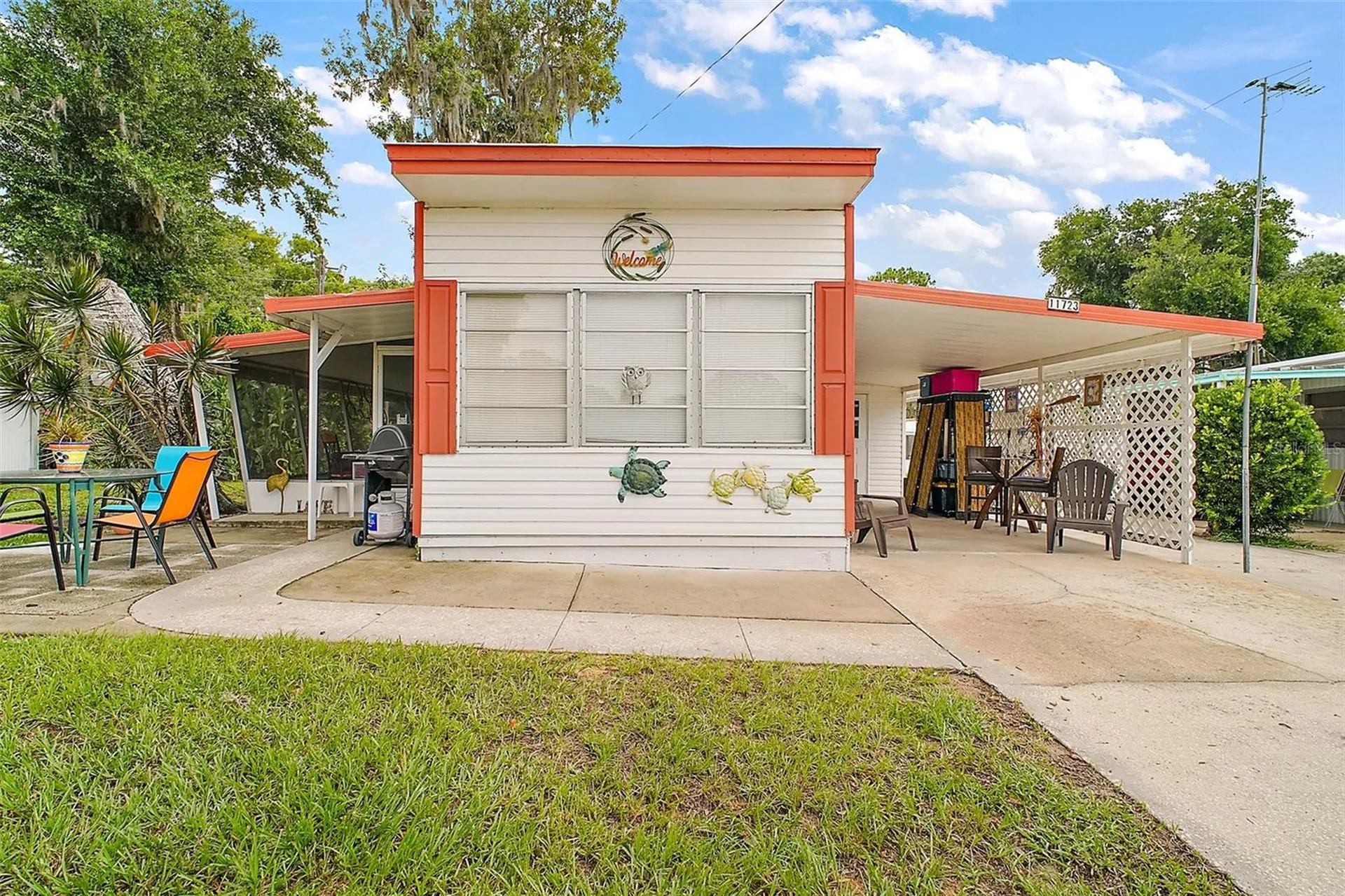 11723 Magnolia Avenue Tavares FL 32778