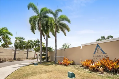 J9 Calle Natalia Trujillo Alto PR 00976