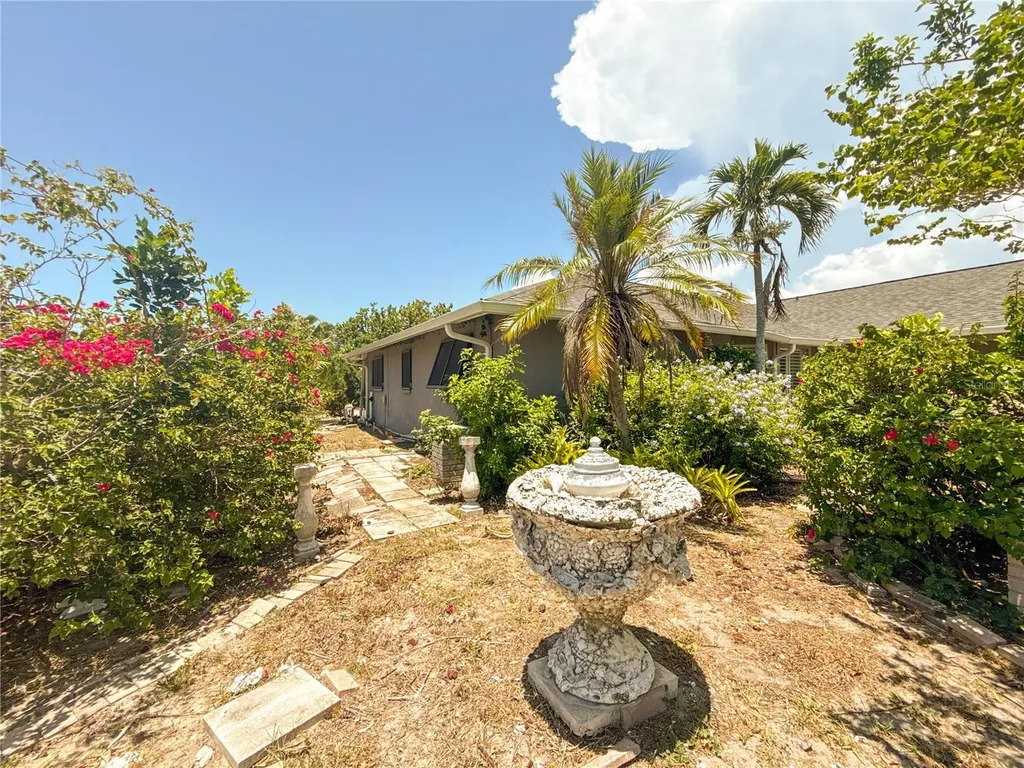 132 Mark Twain Lane Rotonda West FL 33947