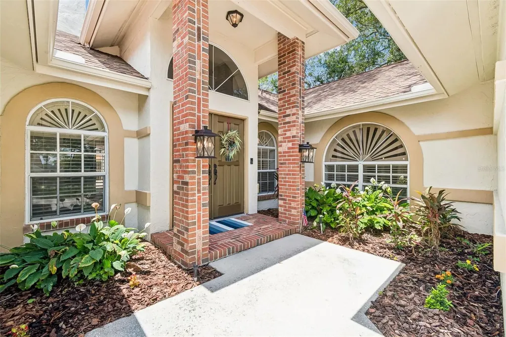 18106 Fairmead Court Lutz FL 33548