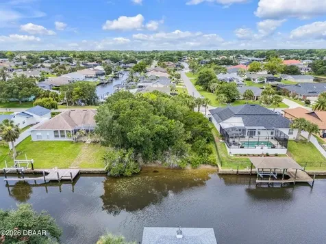 9 N Christopher Court Palm Coast FL 32137