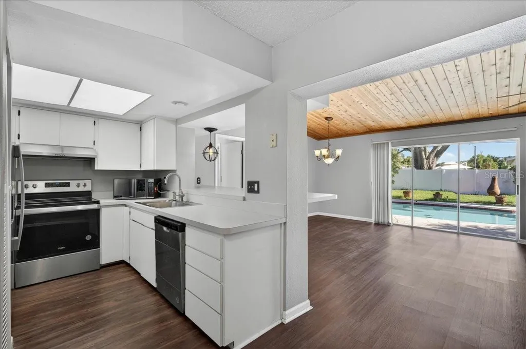 10202 56th Street N Pinellas Park FL 33782