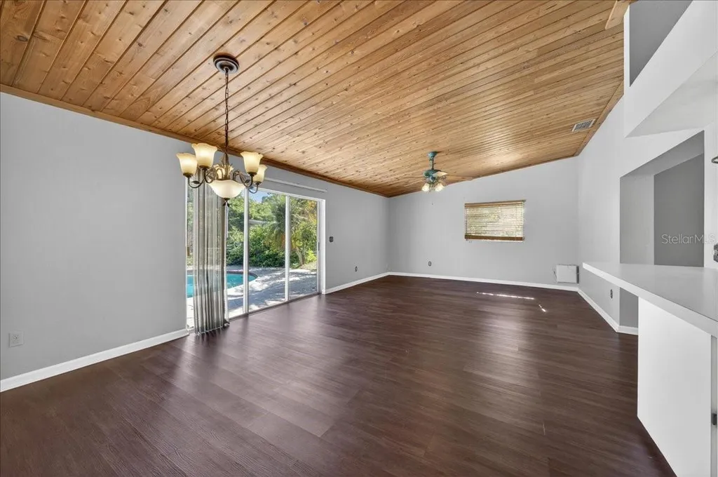 10202 56th Street N Pinellas Park FL 33782
