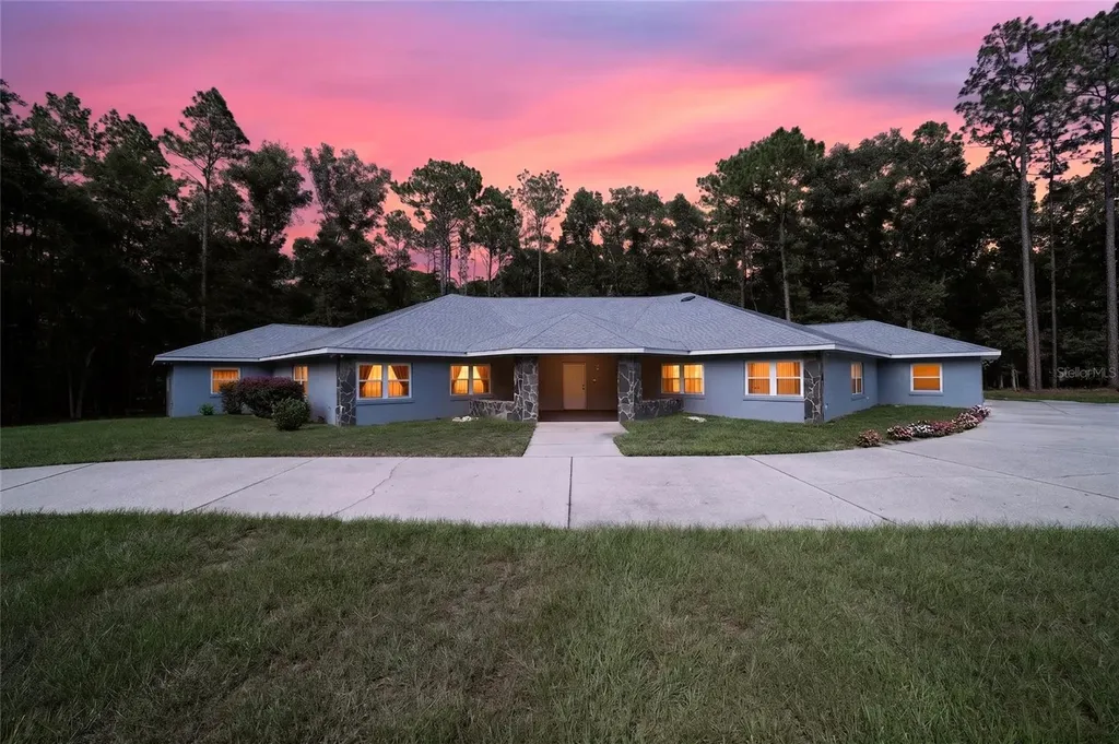 7705 SW 186 Avenue Dunnellon FL 34432