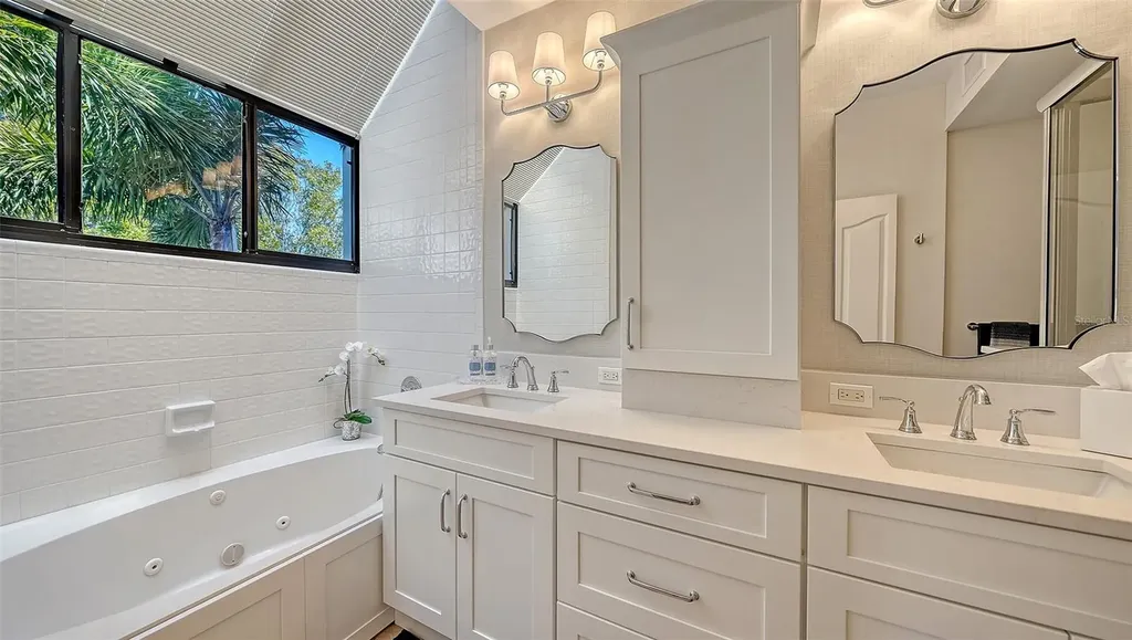 2000 Harbourside Drive Longboat Key FL 34228