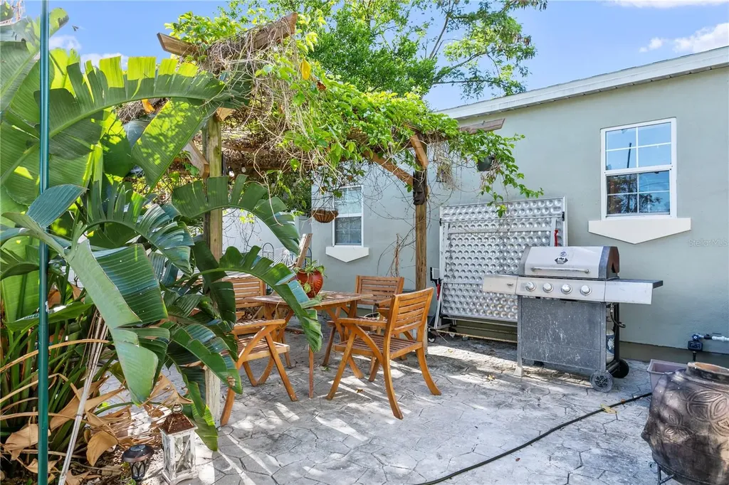 4740 22nd Avenue N St Petersburg FL 33713