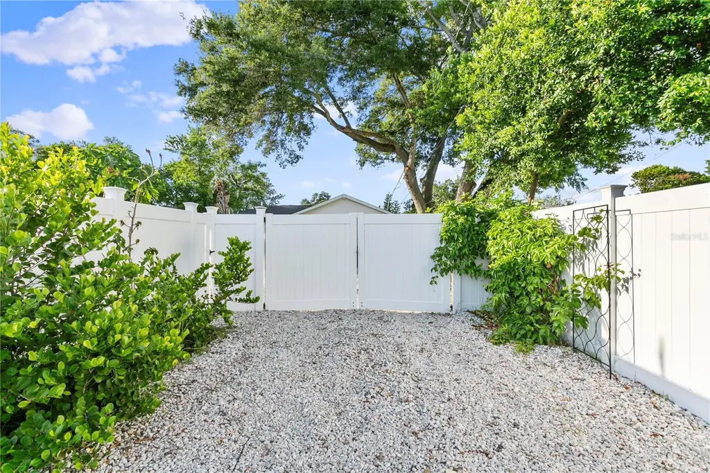 4740 22nd Avenue N St Petersburg FL 33713