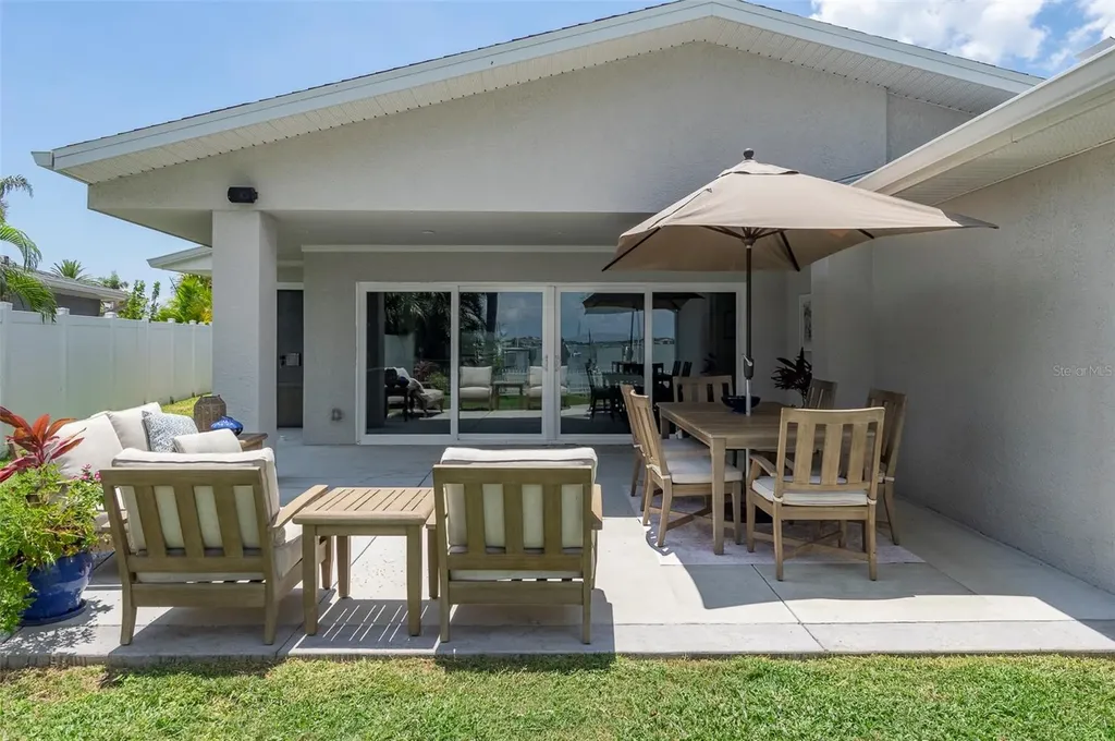 303 Bath Club Boulevard N North Redington Beach FL 33708
