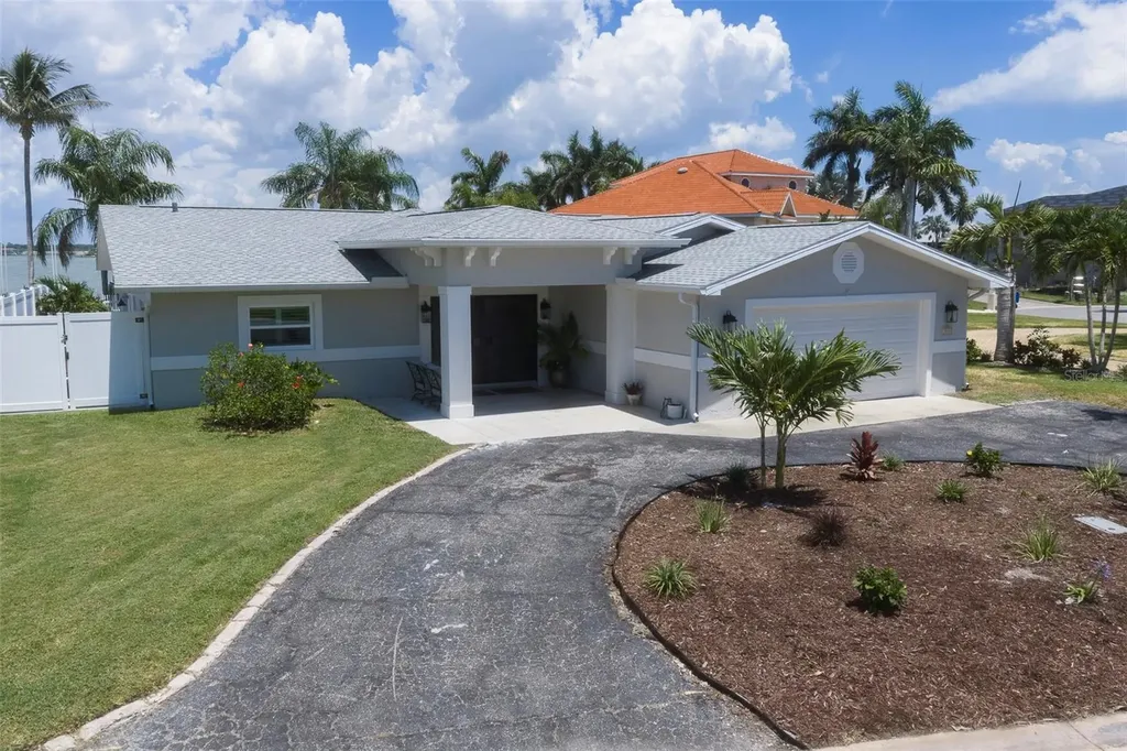 303 Bath Club Boulevard N North Redington Beach FL 33708