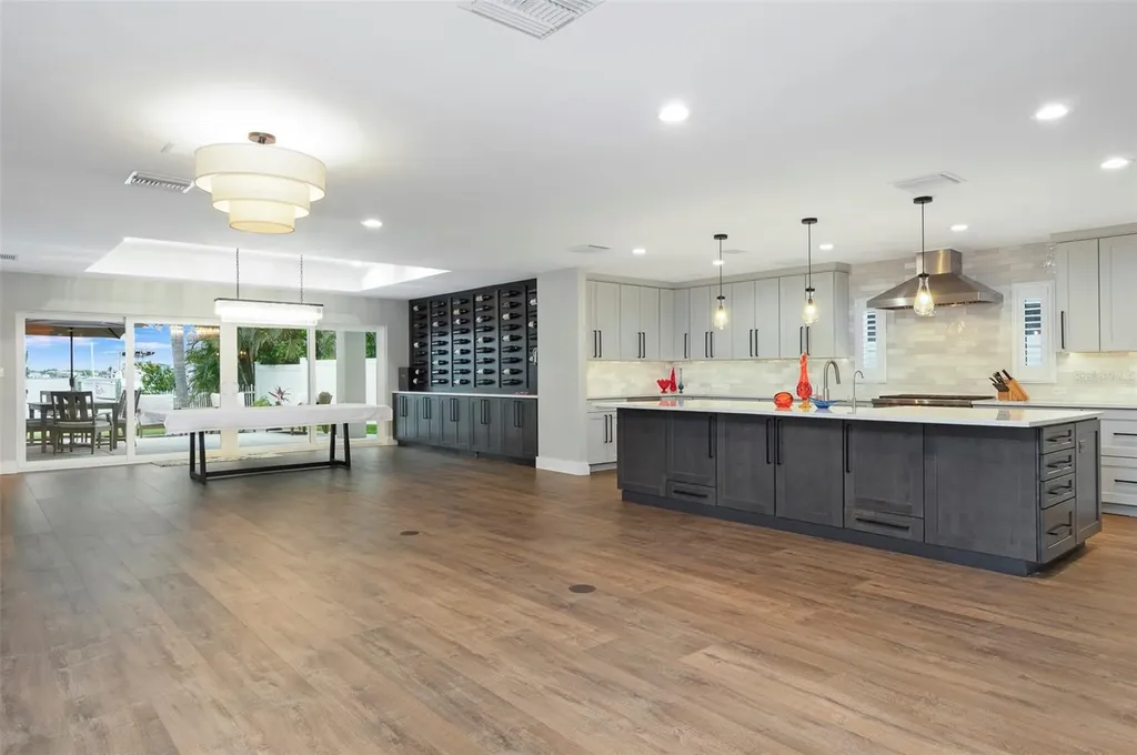 303 Bath Club Boulevard N North Redington Beach FL 33708