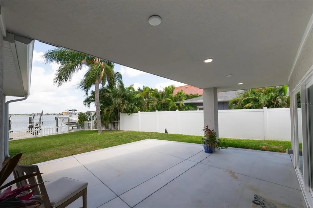 303 Bath Club Boulevard N North Redington Beach FL 33708