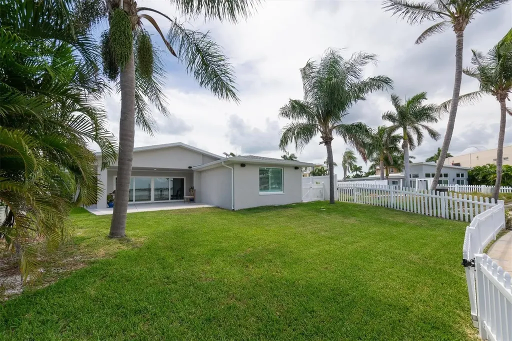303 Bath Club Boulevard N North Redington Beach FL 33708