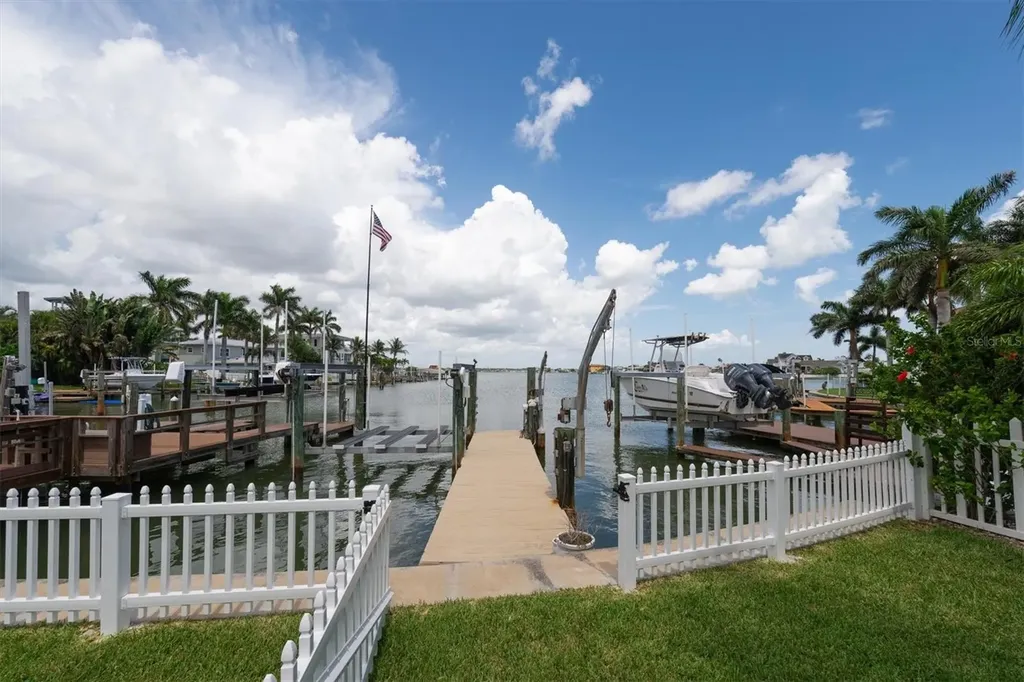 303 Bath Club Boulevard N North Redington Beach FL 33708