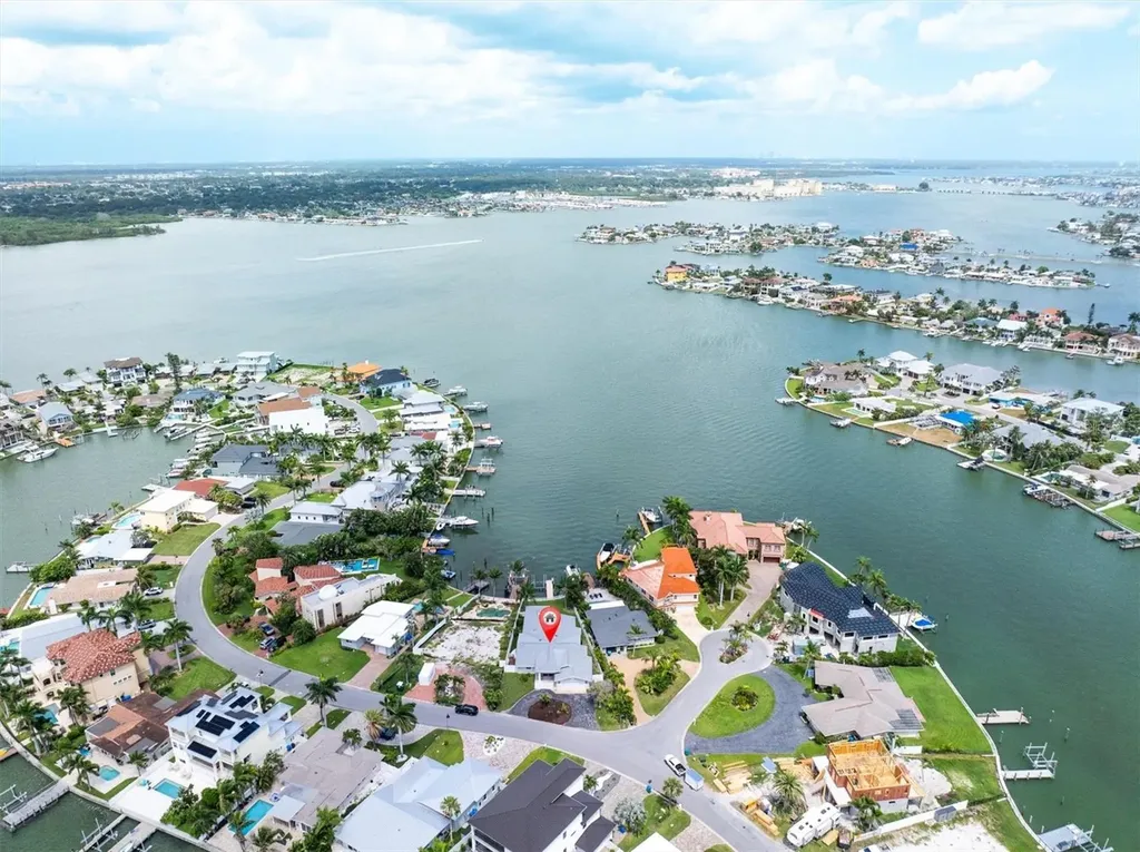 303 Bath Club Boulevard N North Redington Beach FL 33708