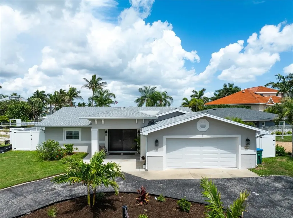 303 Bath Club Boulevard N North Redington Beach FL 33708