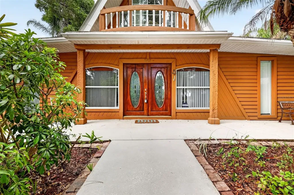 507 Lakeshore Drive Eustis FL 32726