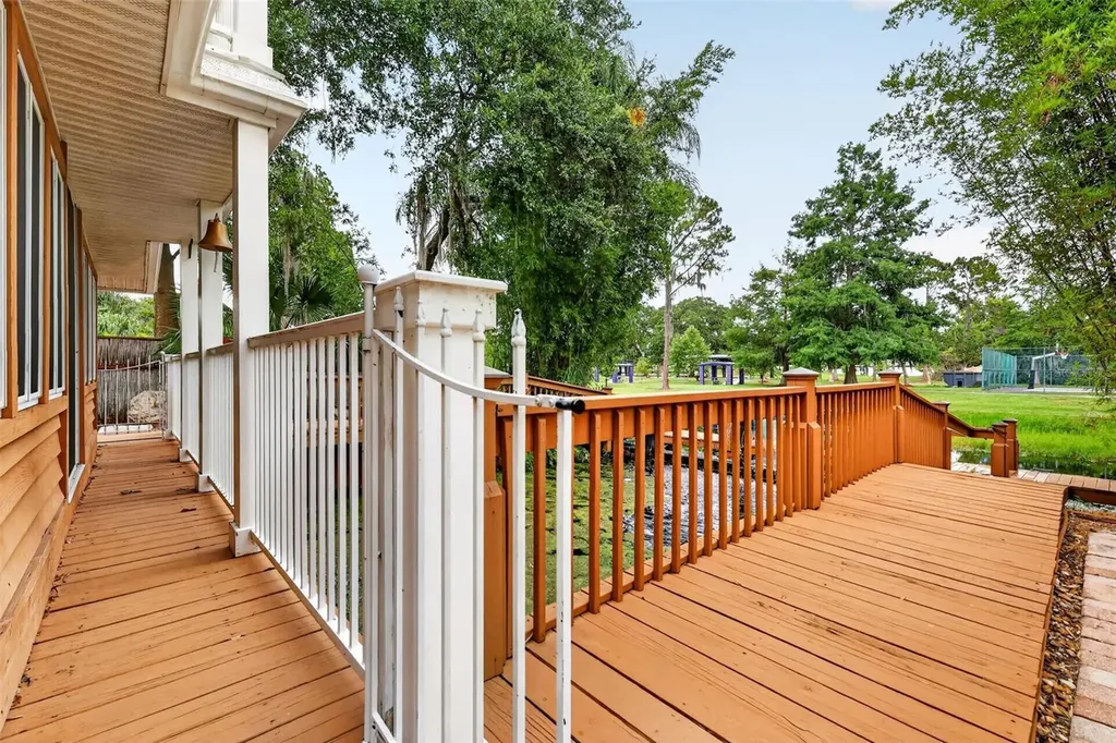 507 Lakeshore Drive Eustis FL 32726