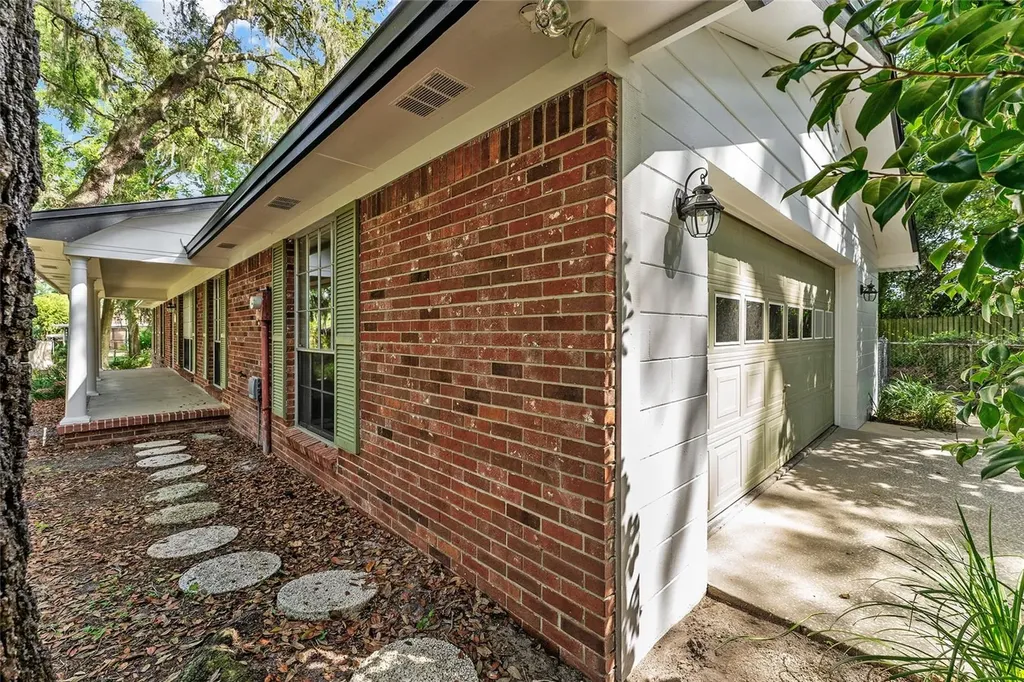 25747 SW 19th Avenue Newberry FL 32669