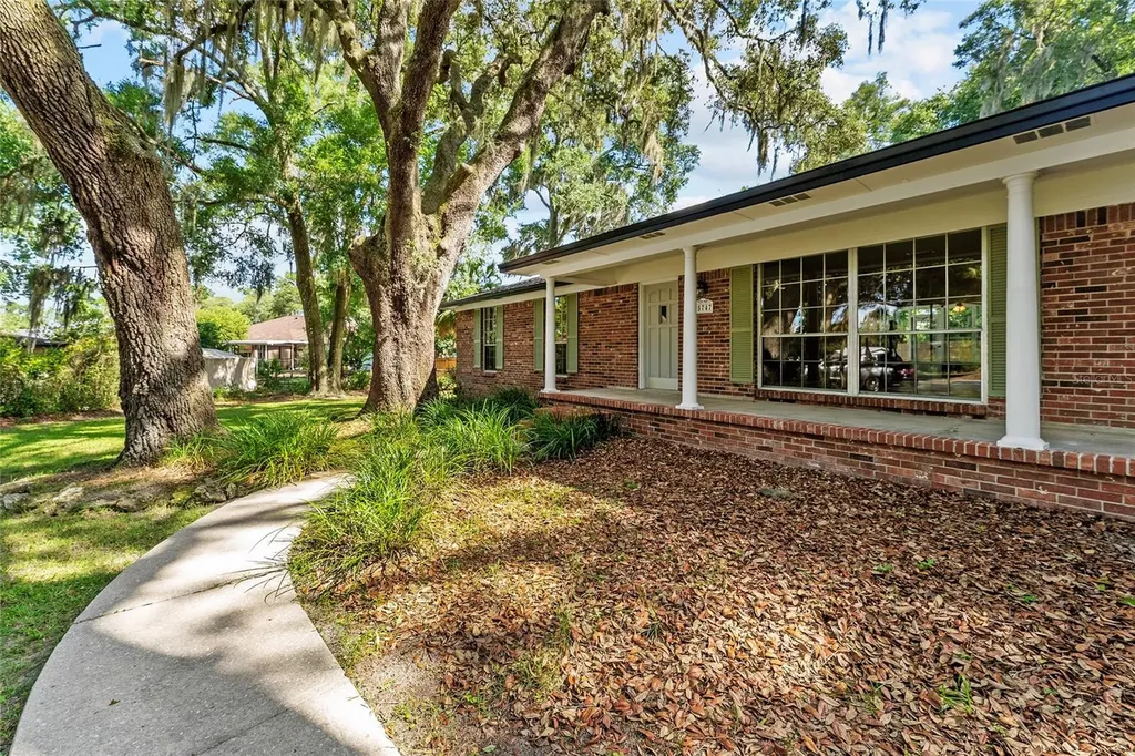 25747 SW 19th Avenue Newberry FL 32669