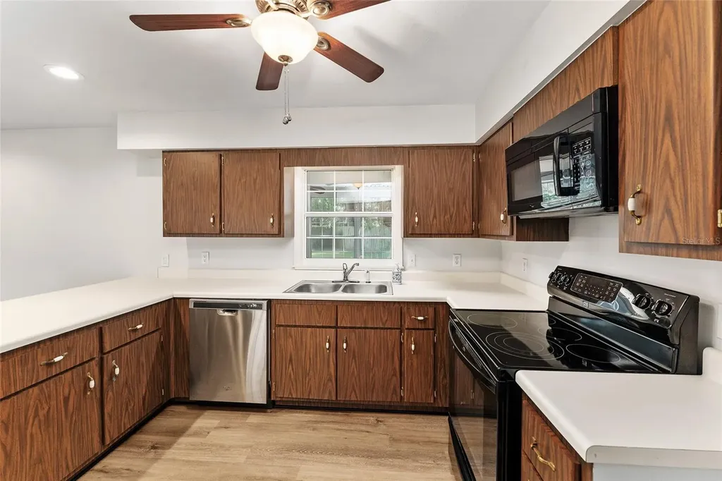 25747 SW 19th Avenue Newberry FL 32669