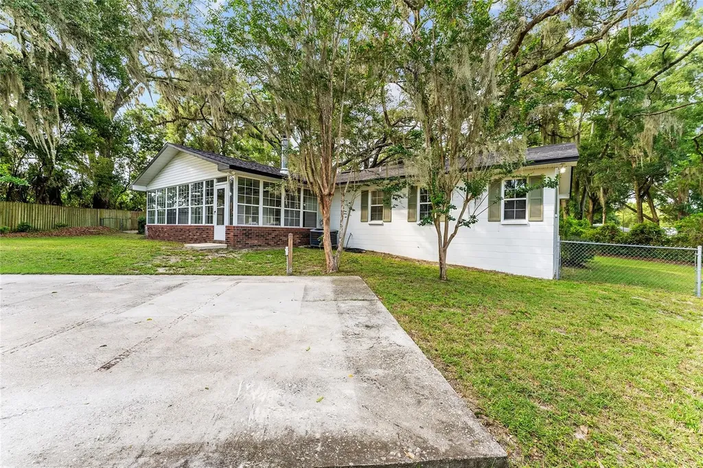 25747 SW 19th Avenue Newberry FL 32669