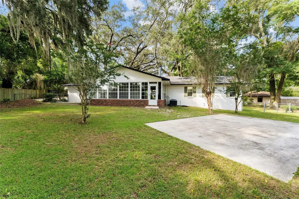 25747 SW 19th Avenue Newberry FL 32669
