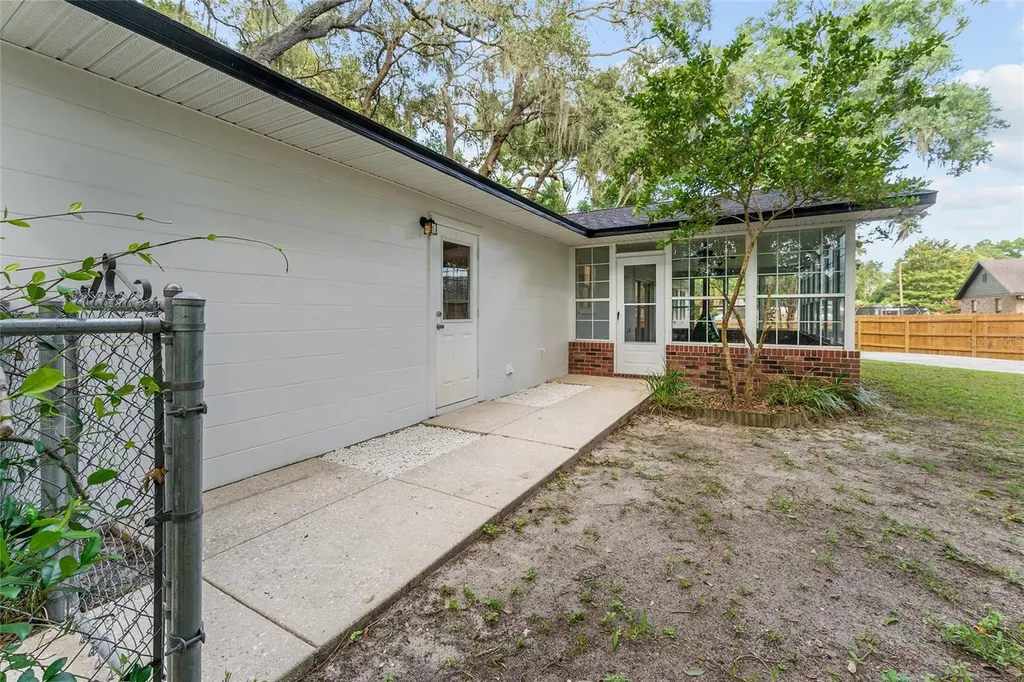 25747 SW 19th Avenue Newberry FL 32669