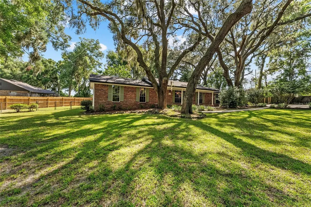 25747 SW 19th Avenue Newberry FL 32669