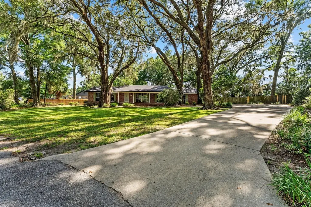25747 SW 19th Avenue Newberry FL 32669